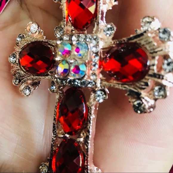 BETSEY JOHNSON~ Large Red Cross Pendant/Necklace - Picture 3 of 4